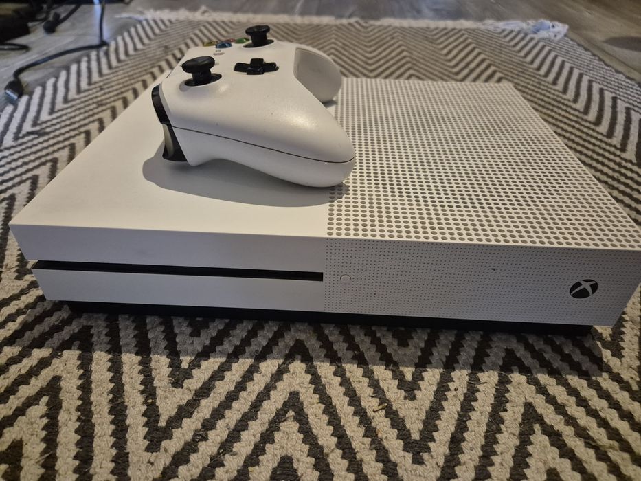 XBOX one S, complet 1Tb în cutia originală