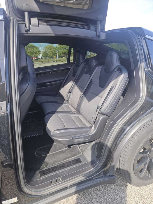 Tesla Model X Free Supercharger, 7 locuri, 525 CP