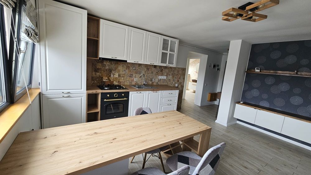 Apartament de inchiriat, Andrei Muresianu