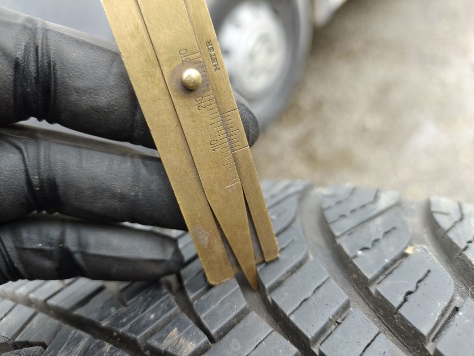 215/60/17 GoodYaer 4 Seasons