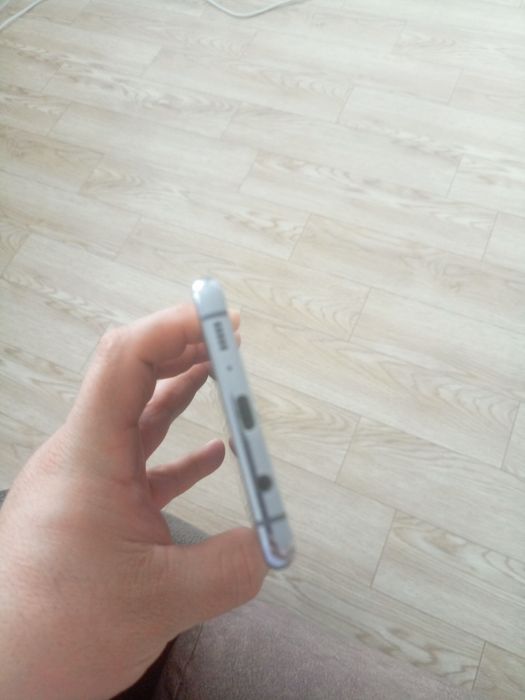 Продам Самсунг с10+
