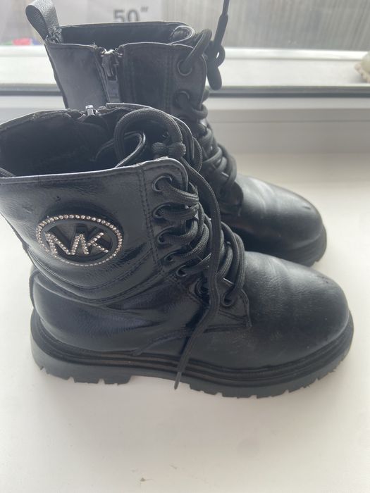 Продам на девочку 6-7лет