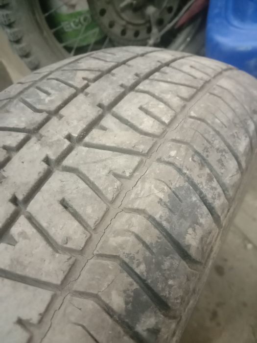 Продам покрышку .