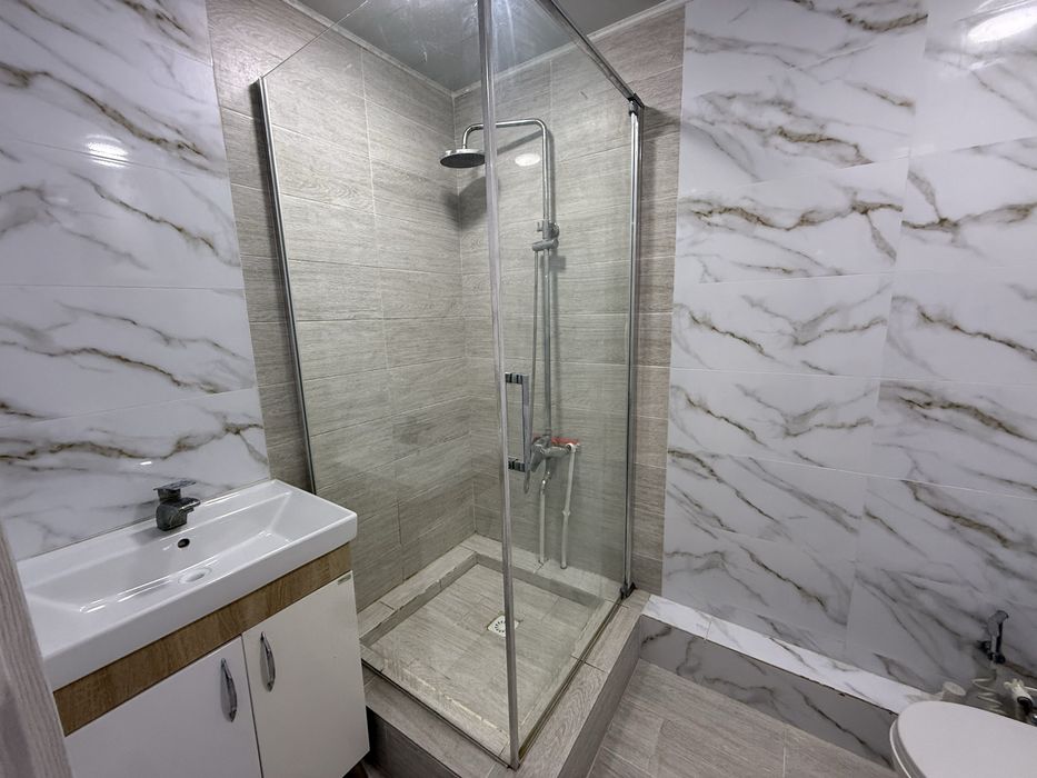 Сдам 2-хкомнатную квартиру в субаренду цена договорная!