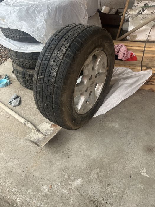 продается шины 18 размер срочно
