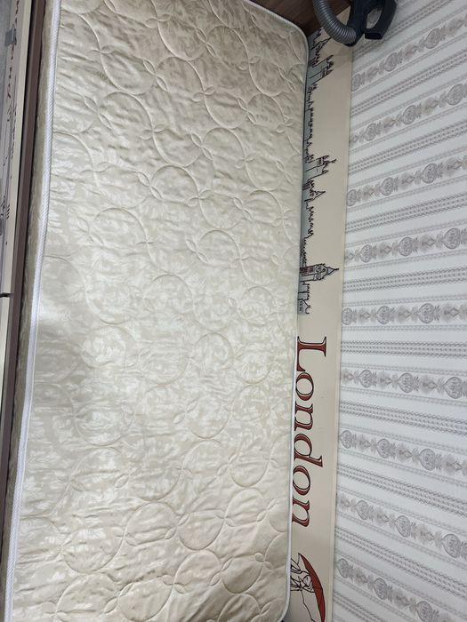 Односпальная кровать