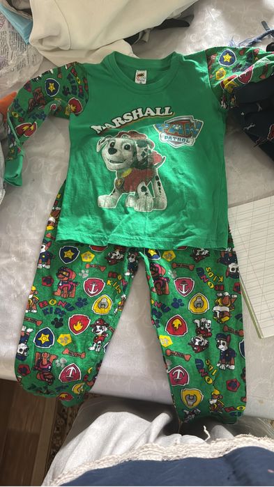 Отдам даром детские вещи