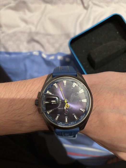 продаю часы Sergio tacchini срочно