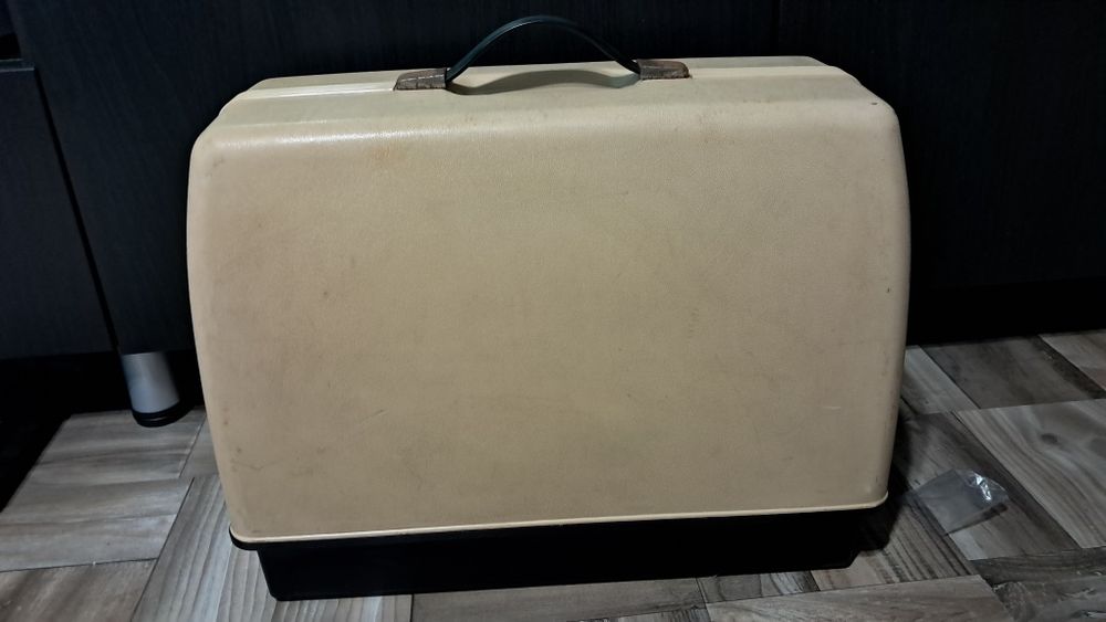 Mașină de cusut Elec