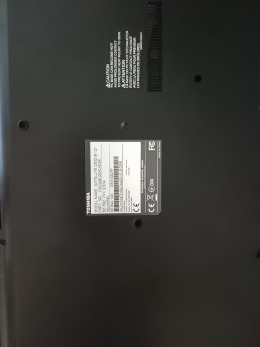 Vând laptop Toshiba