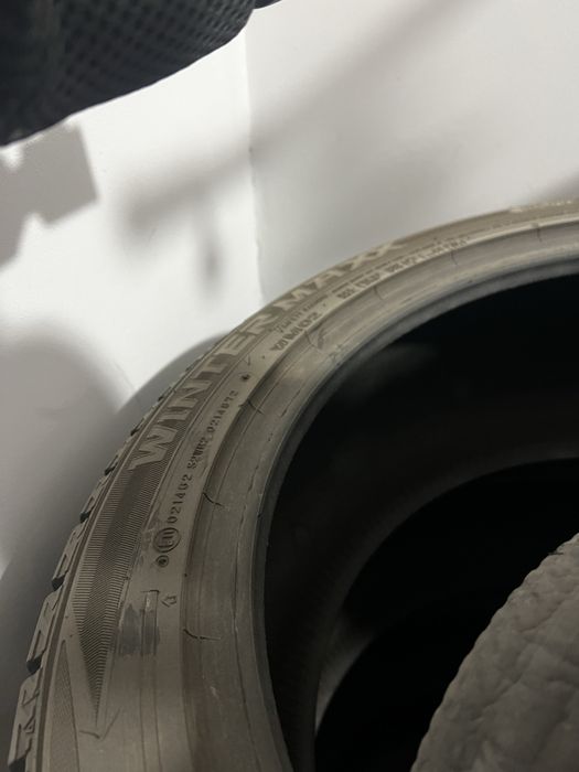 Балон r18  235/45/18