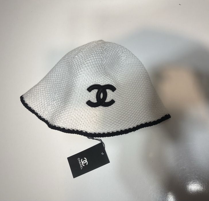 Лятна шапка Chanel
