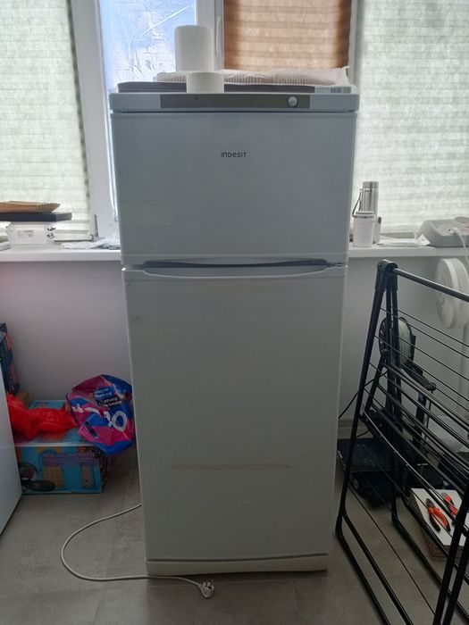 Продам холодильник