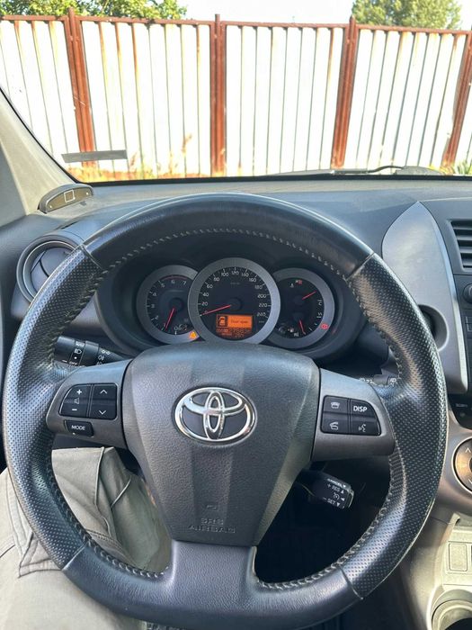 Toyota Rav4 RAV4 2.2 D-4D /Напълно обслужена  /4х4/