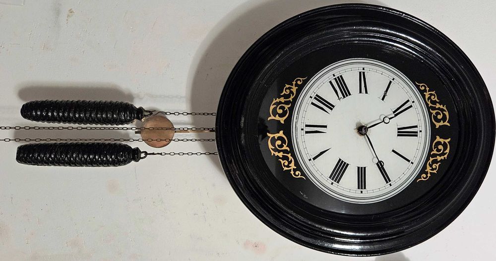 Ceas taranesc cu pendul si 2 greutati