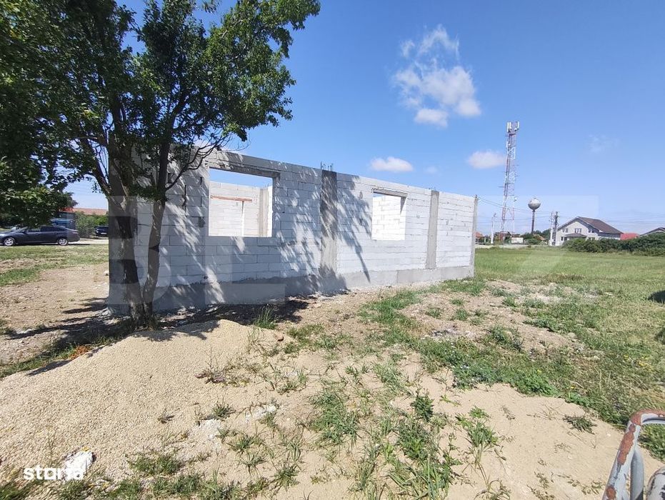 Casa de vanzare, la rosu, 3 camere, 90 mp, in Les