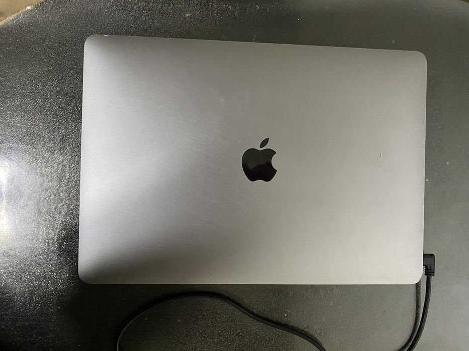 Продам Macbook Air 2019 intel 5