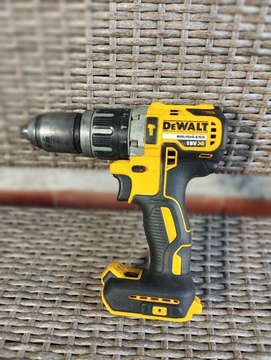 Винтоверт Dewalt DCD790 Безчетков 

Безчетков