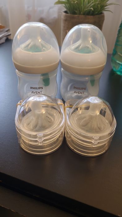 Set 2 biberoane anticolici Philips Avent + 2 set  tetine