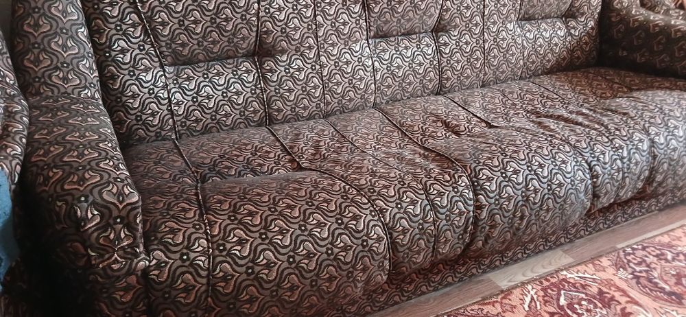 Почти новый диван