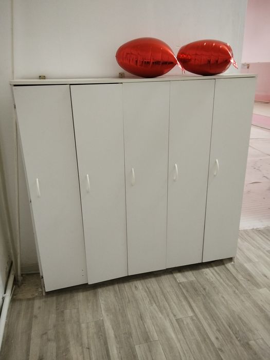 Продам стулья, шкаф, турник,
