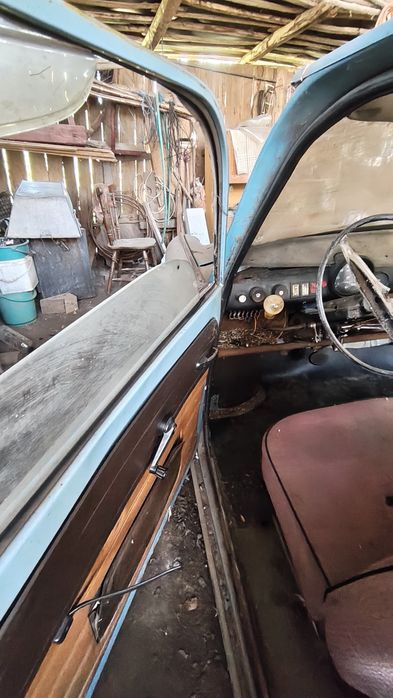 Trabant albastru