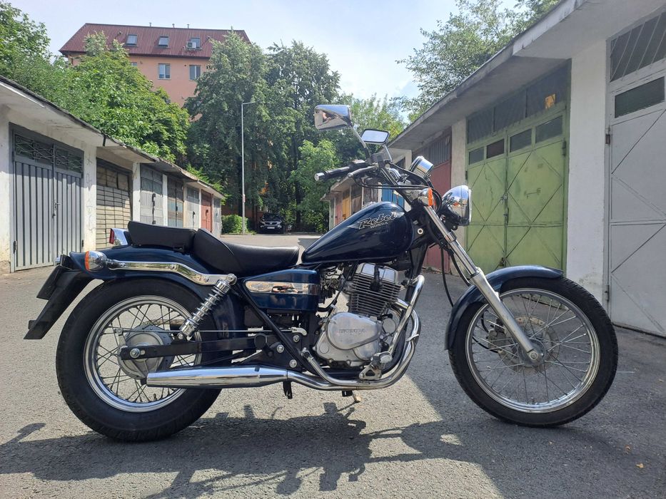 Motocicletă Honda Rebel 250 (CMX250C)