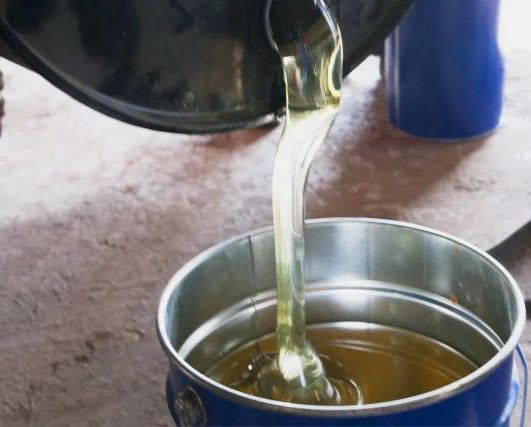 Полиуретановый Клей  для резиновой крошки 3,5$ за 1 кг