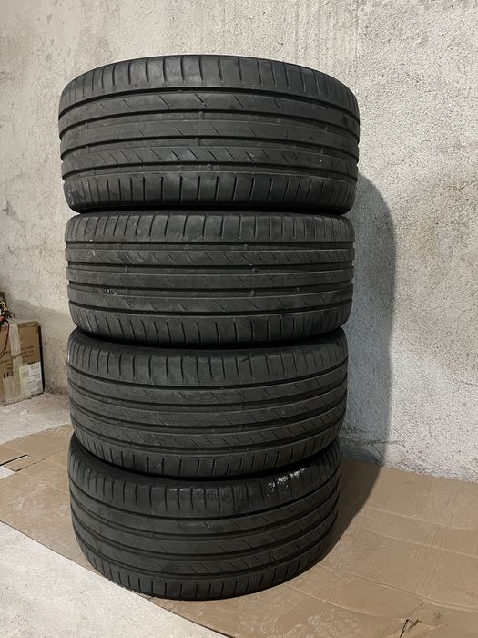 Kumho Ecsta  255/40 R19