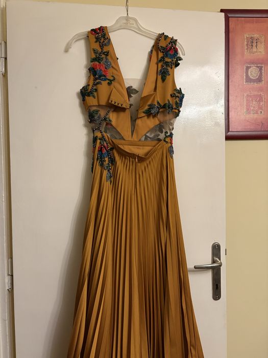 Vand rochie de ocazie/ de nasa