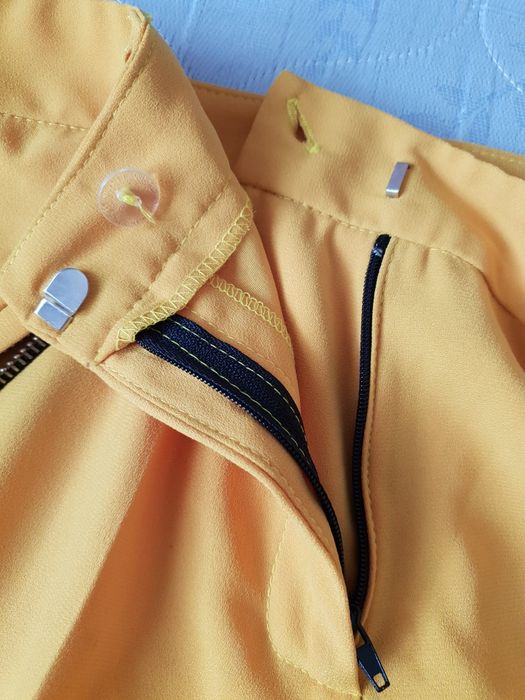 Pantaloni galbeni, de damă, S/36