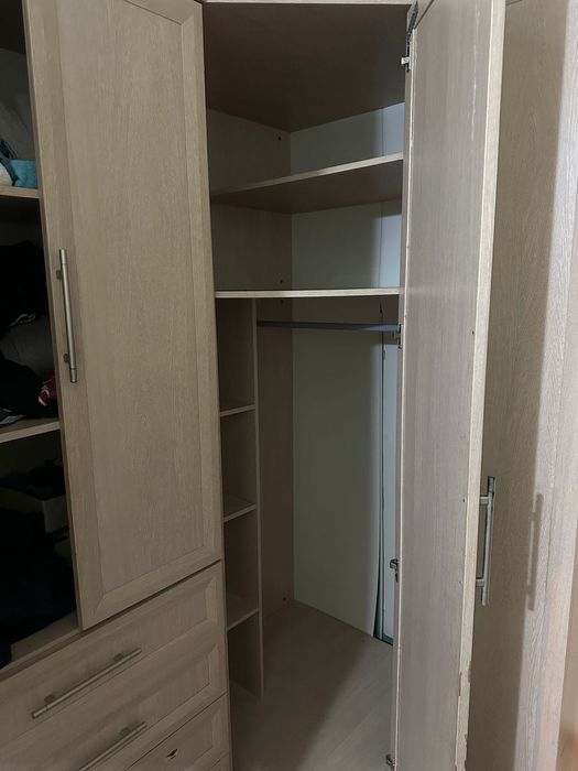 шкаф угловой с зеркалом продается