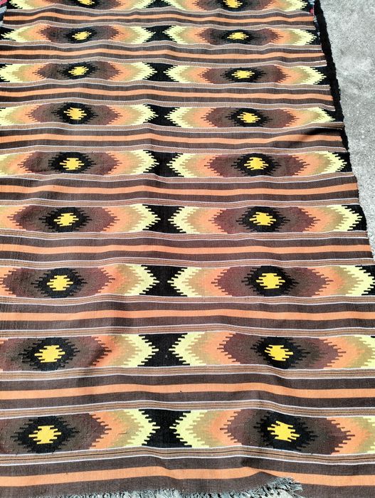 Covoare din lana si penea, țesute de mana