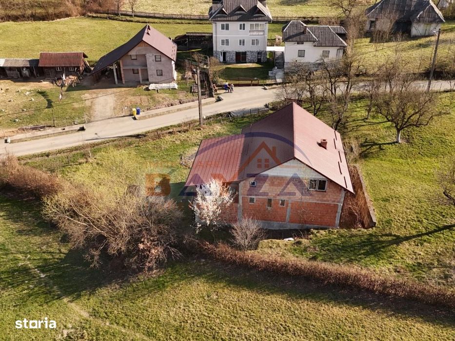 Casă P+M, teren 1.200 mp – Coaș
