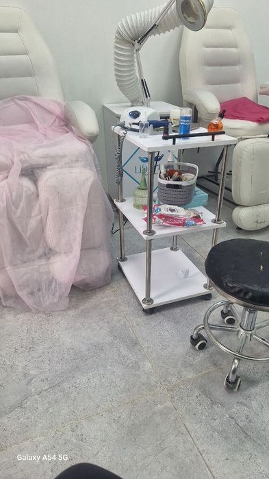 Pedikyur Chang yutgich ,Kreslo,etajerka SOTILADI