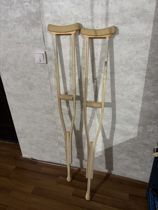 Костыли подмышечные деревянные, регулируемые