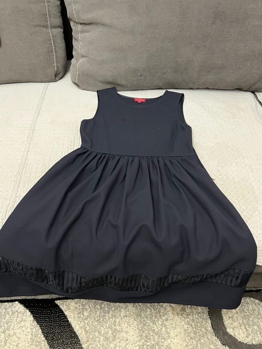 Продам школьный сарафан.