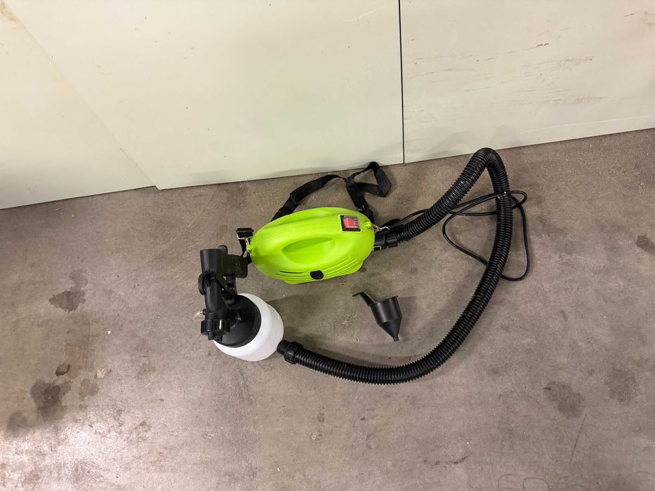 Пистолет за боя 650W ø2.5mm 800ml компр./Пистолет за боя 550W