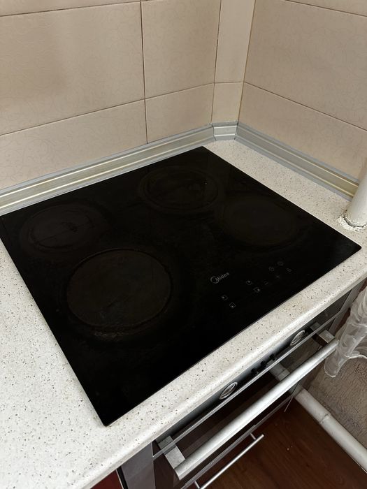 кухонный гарнитур + духовка + плита