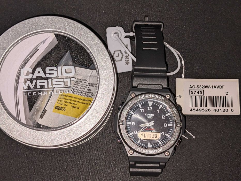 Мужские наручные часы на солнечной батарее Casio AQ-S820W-1AV