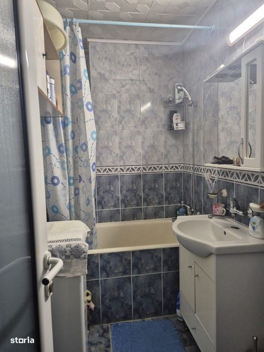 Apartament 2 camere semidecomandat, ultracentral, etaj 4/4 — fotografia 3