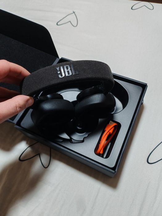 Casti audio over-ear JBL Live 660NC, Noise Cancelling, Bluetooth, Asis