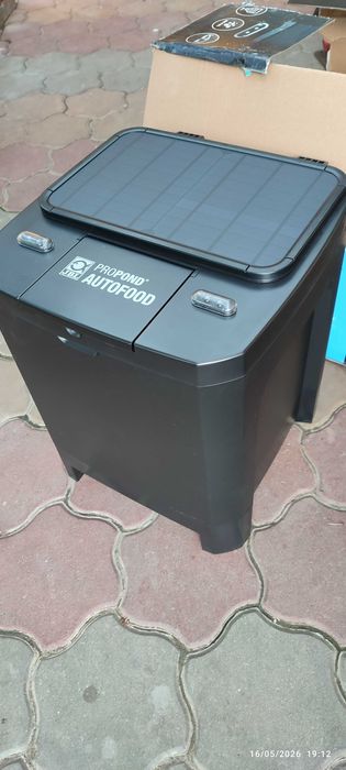 Hranitor automat iaz JBL ProPond Auto Food