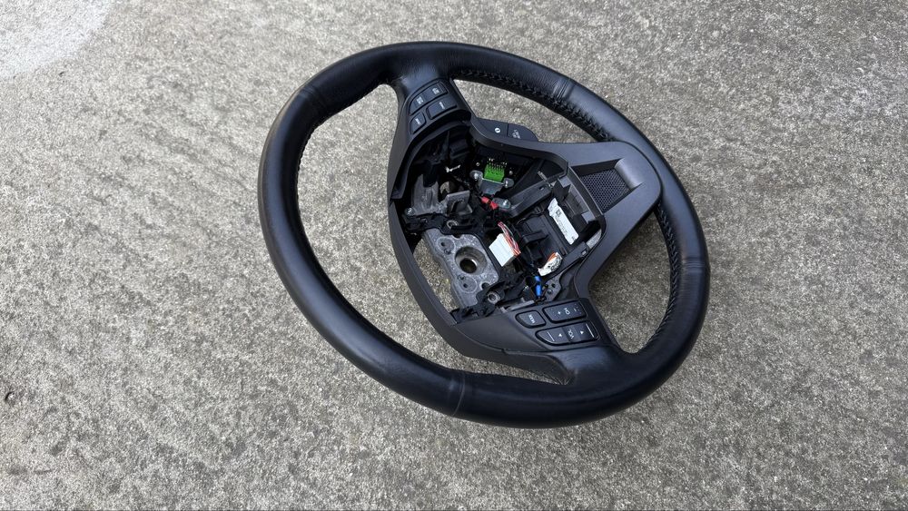 Продавам мулти волан за Honda CRV 3 - Оригинален