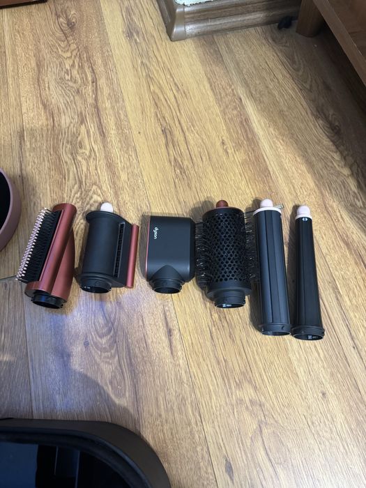 Дайсон стайлер продам