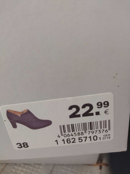 Дамски обувки нови 38
