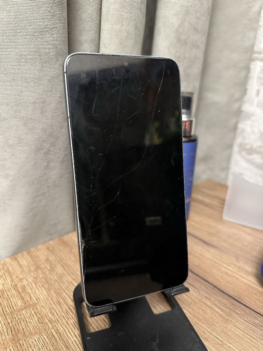 Телефон Samsung S22 256/8