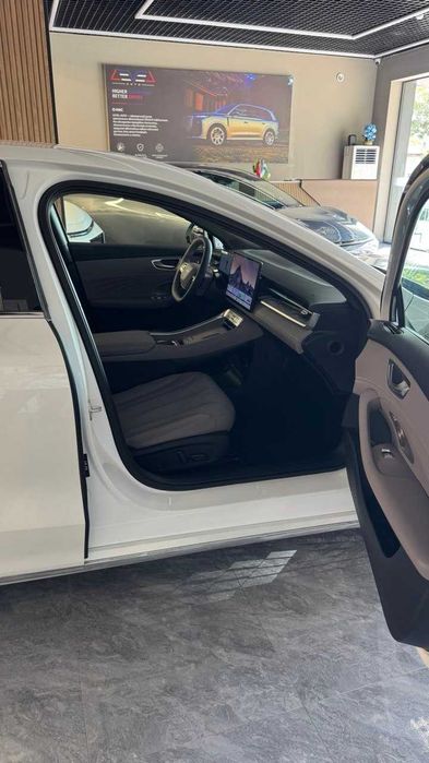 Roewe M7 full 3-позиция