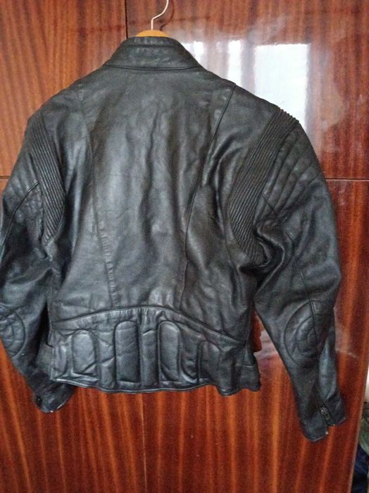 Кожено мото яке.