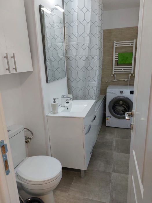 Închiriez garsoniera 42 mp
